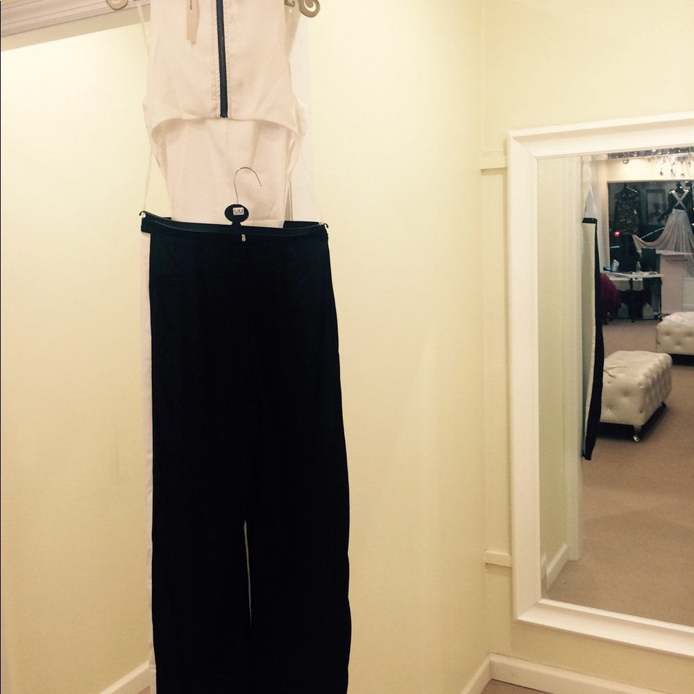 Jumpsuit - Picture 6 of 7